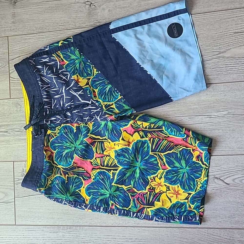 Men's O'Neill Surf/Board Shorts - SIze 28